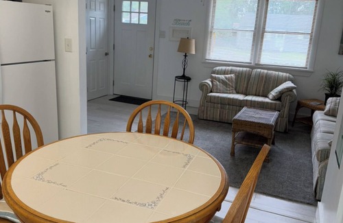 Villas House | Charming 2-bedroom house in delightful Lower Township home of beautiful sun sets