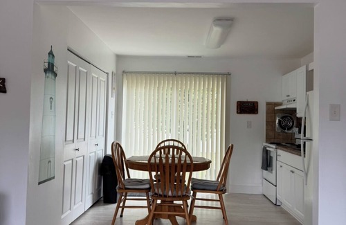 Villas House | Charming 2-bedroom house in delightful Lower Township home of beautiful sun sets