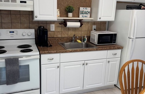 Villas House | Charming 2-bedroom house in delightful Lower Township home of beautiful sun sets