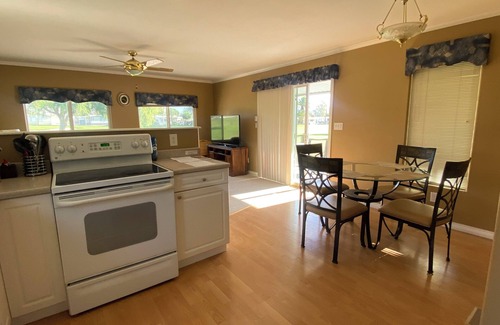 Thousand Palms House | Charming 2-bedroom mobile home with WiFi, AC in Thousand Palms