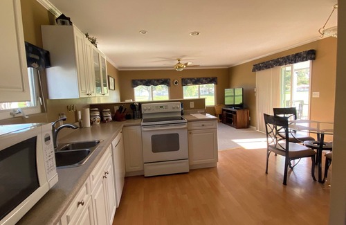 Thousand Palms House | Charming 2-bedroom mobile home with WiFi, AC in Thousand Palms
