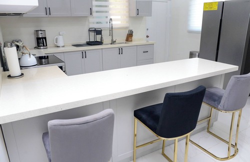 Little London House | Charming 2-bedroom bungalow in Little London with WiFi, AC