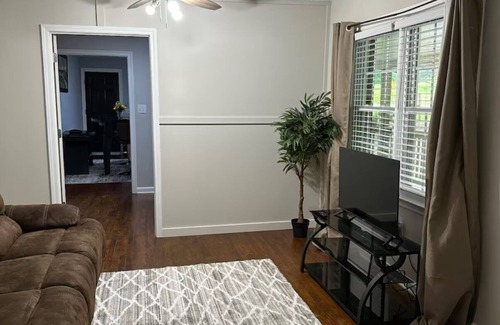 Lawrenceville House | Charming 2-bedroom house in peaceful Lawrenceville with WiFi, AC
