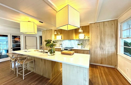 Neptune Beach House | Charming 2-bedroom house in Neptune Beach 2 blocks to beach & restaurants