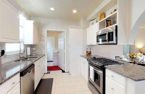 Miller House | Charming 2-bedroom bungalow in OKC by Fairgrounds! WiFi and King Bed!