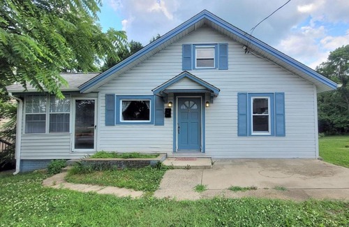 Mount Airy House | Charming 2 Bedroom 1 Bath Farm Style House
