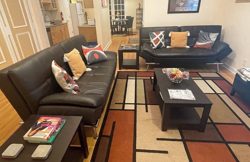 Johns Creek House | Charming 2-bedroom 1 bath, Livingroom, full kitchen, WiFi & AC in Alpharetta.
