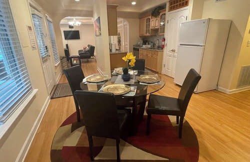 Johns Creek House | Charming 2-bedroom 1 bath, Livingroom, full kitchen, WiFi & AC in Alpharetta.
