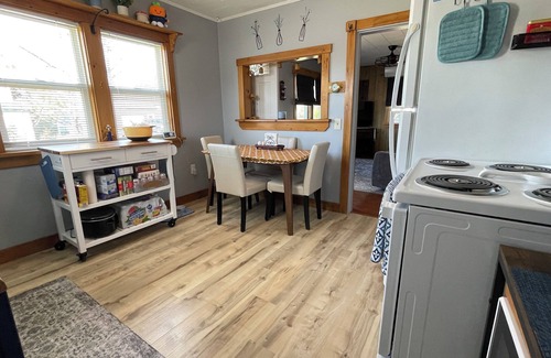 Ellsworth House | Charming 2-bedroom 1 bath house, pet friendly, in the center of Ellsworth.