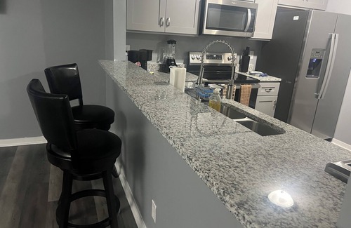 Portsmouth House | Charming 2 bedroom, 2 bath townhome located in Portsmouth, Simple and elegant!