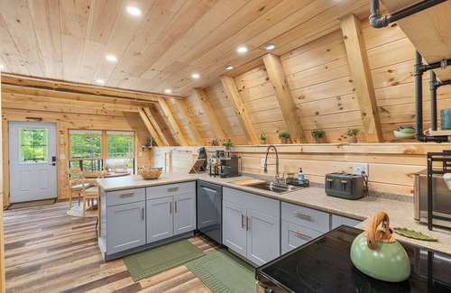 Starks House | Charming 2-bedroom A-frame with AC, WiFi in lovely Starks