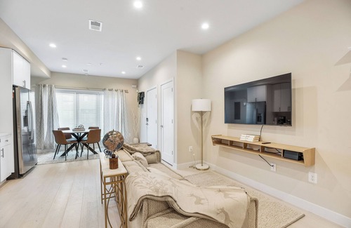 Washington Apartment | Charming 2-bedroom apartment with AC, WiFi in beautiful Washington