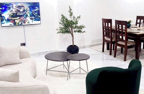 Kisumu Apartment | Charming 2-bedroom all ensuite with a Back Up Generator and Elevator in the CBD