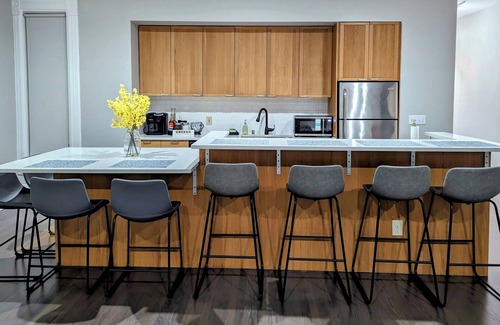 Fifth Ward Apartment | Charming 2-bedroom apartment with AC, WiFi in marvelous Milwaukee