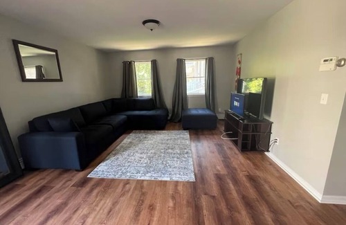 Tarrytown Apartment | Charming 2-bedroom apartment with AC, WiFi in lovely Tarrytown
