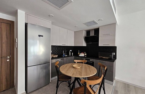 Karavas House | Charming 2-bedroom apartment with WiFi, AC in amazing Alsancak