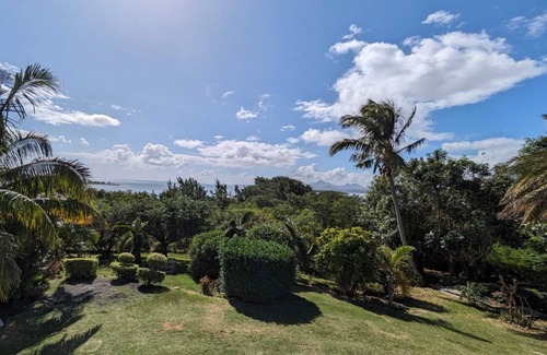 La Mivoie Apartment | Charming 2-bedroom apartment in amazing Le Morne with AC, WiFi