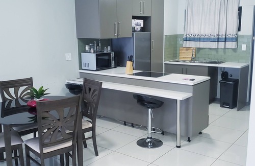 Windhoek Apartment | Charming 2-bedroom apartment in amazing Windhoek with AC, WiFi