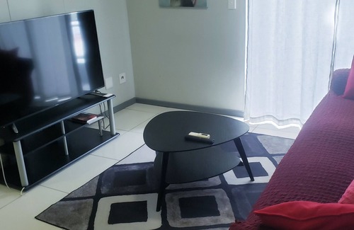 Windhoek Apartment | Charming 2-bedroom apartment in amazing Windhoek with AC, WiFi