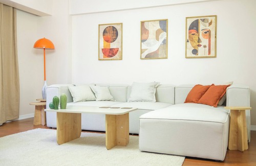 Kadikoy Apartment | Charming 2-bedroom apartment with WiFi, AC in lovely Istanbul