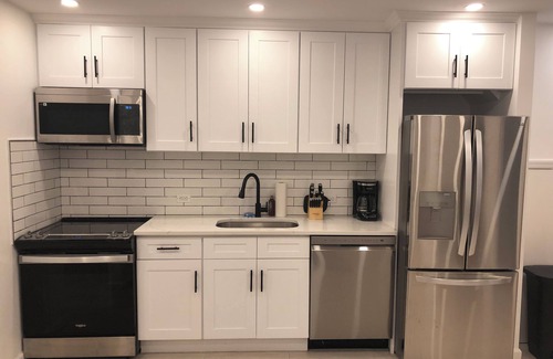 Brooklyn Apartment | Charming 2-bedroom apartment with WiFi, AC in lovely Brooklyn
