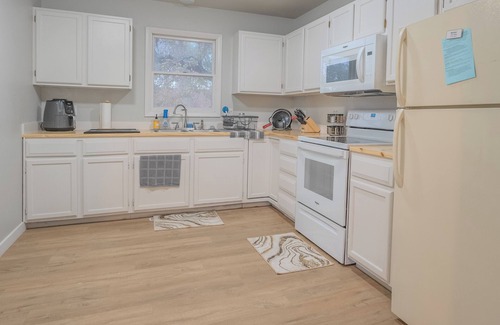 Sheridan Apartment | Charming 2-Bedroom Apartment in Historic Downtown Sheridan