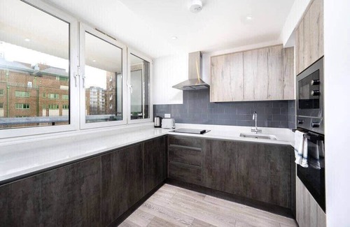 St Luke's Apartment | Charming 2-Bedroom Apartment in London