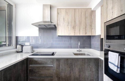 St Luke's Apartment | Charming 2-Bedroom Apartment in London