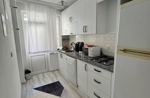 Antalya City Centre Apartment | Charming 2-bedroom apartment with WiFi, AC in fabulous Antalya