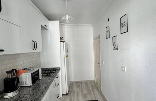 Antalya City Centre Apartment | Charming 2-bedroom apartment with WiFi, AC in fabulous Antalya