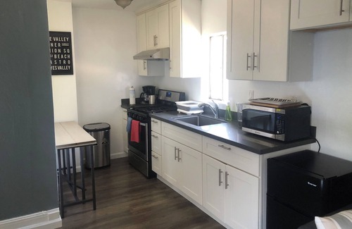 Oakland Condo | Charming 2 Bedroom Apartment