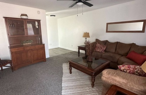 Camelback East Apartment | Charming 2-bedroom apartment in terrific Phoenix with WiFi, AC