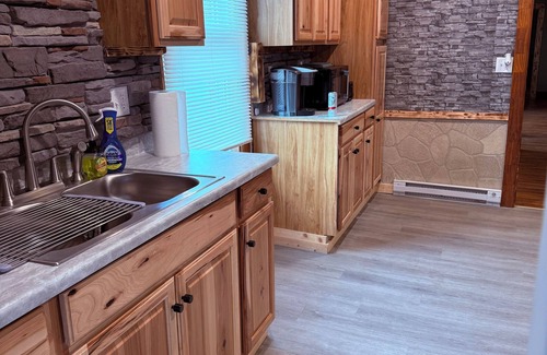 Rainelle Apartment | Charming 2-bedroom apartment in Rainelle with out door hot tub