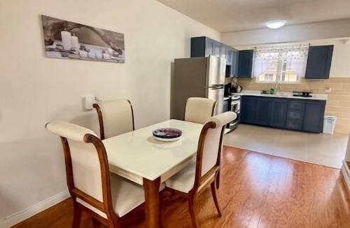 West Coast Apartment | Charming 2-bedroom apartment with WiFi, AC in wonderful Rowans