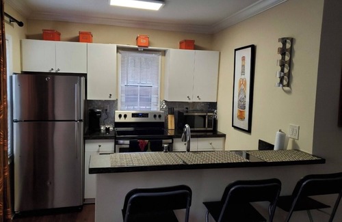 Southwest Coconut Grove Apartment | Charming 2-bedroom apartment with WiFi, AC in beautiful Miami