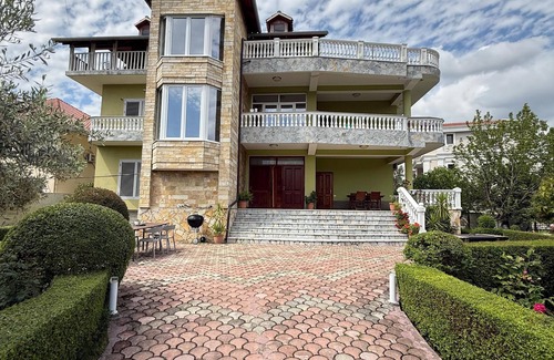 Sauk Apartment | Charming 2-bedroom apartment in a single Villa, with big garden, BBQ Space