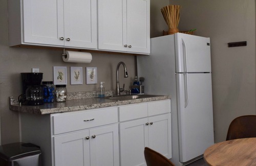 Parker House | Charming 2-bedroom bungalow in lovely Greenville, Downtown