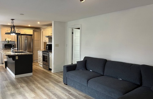 Crystal Beach House | Charming 2-bedroom bungalow with AC, WiFi in lovely Crystal Beach Niagara