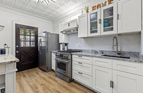 East Point House | Charming 2-bedroom bungalow near downtown Atlanta