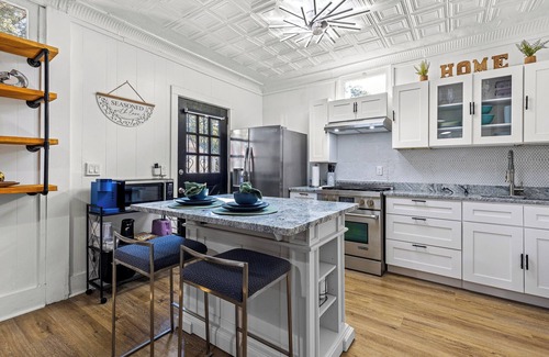 East Point House | Charming 2-bedroom bungalow near downtown Atlanta