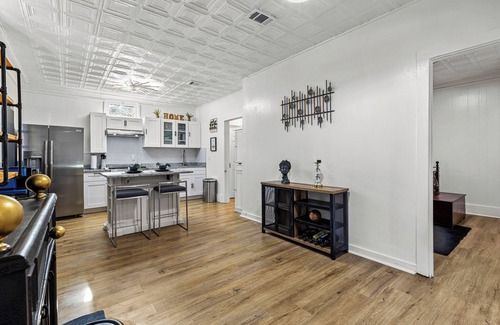 East Point House | Charming 2-bedroom bungalow near downtown Atlanta