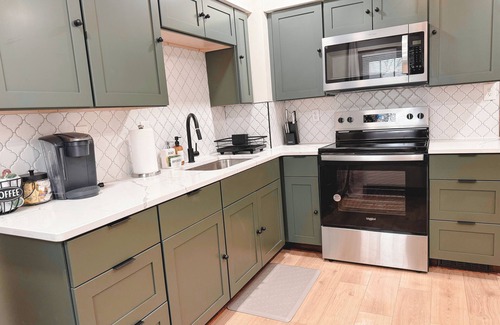 South Park House | Charming 2-bedroom bungalow in South Park Historic District, Dayton