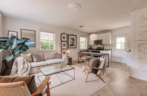 Lake Park House | Charming 2-bedroom bungalow just a short walk or bike to Naples famous beaches