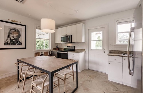 Lake Park House | Charming 2-bedroom bungalow just a short walk or bike to Naples famous beaches
