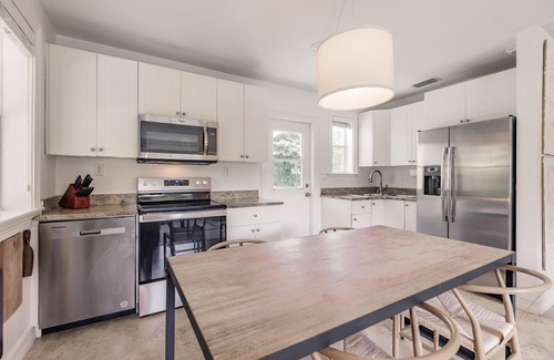 Lake Park House | Charming 2-bedroom bungalow just a short walk or bike to Naples famous beaches