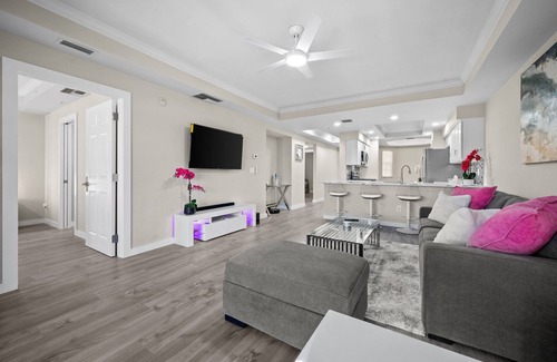 Fort Myers Condo | Charming 2-bedroom condo in fabulous Cape Coral with AC