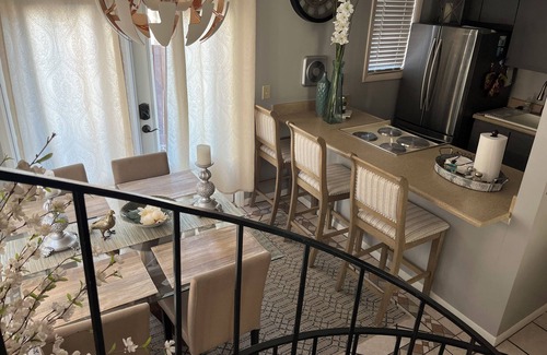 East Walnut HIlls Condo | Charming 2-bedroom condo with WiFi, AC, <10 min from downtown Cincinnati