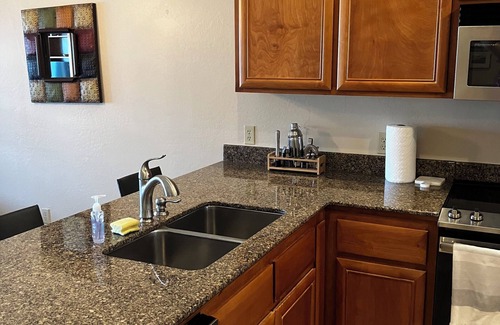 Gold Beach Condo | Charming 2-bedroom condo with WiFi in lovely Gold Beach