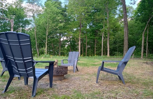 Lewisburg Cabin | Charming 2-bedroom cabin in Lewisburg with privacy, WiFi, AC