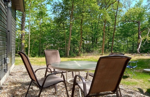 Lewisburg Cabin | Charming 2-bedroom cabin in Lewisburg with privacy, WiFi, AC